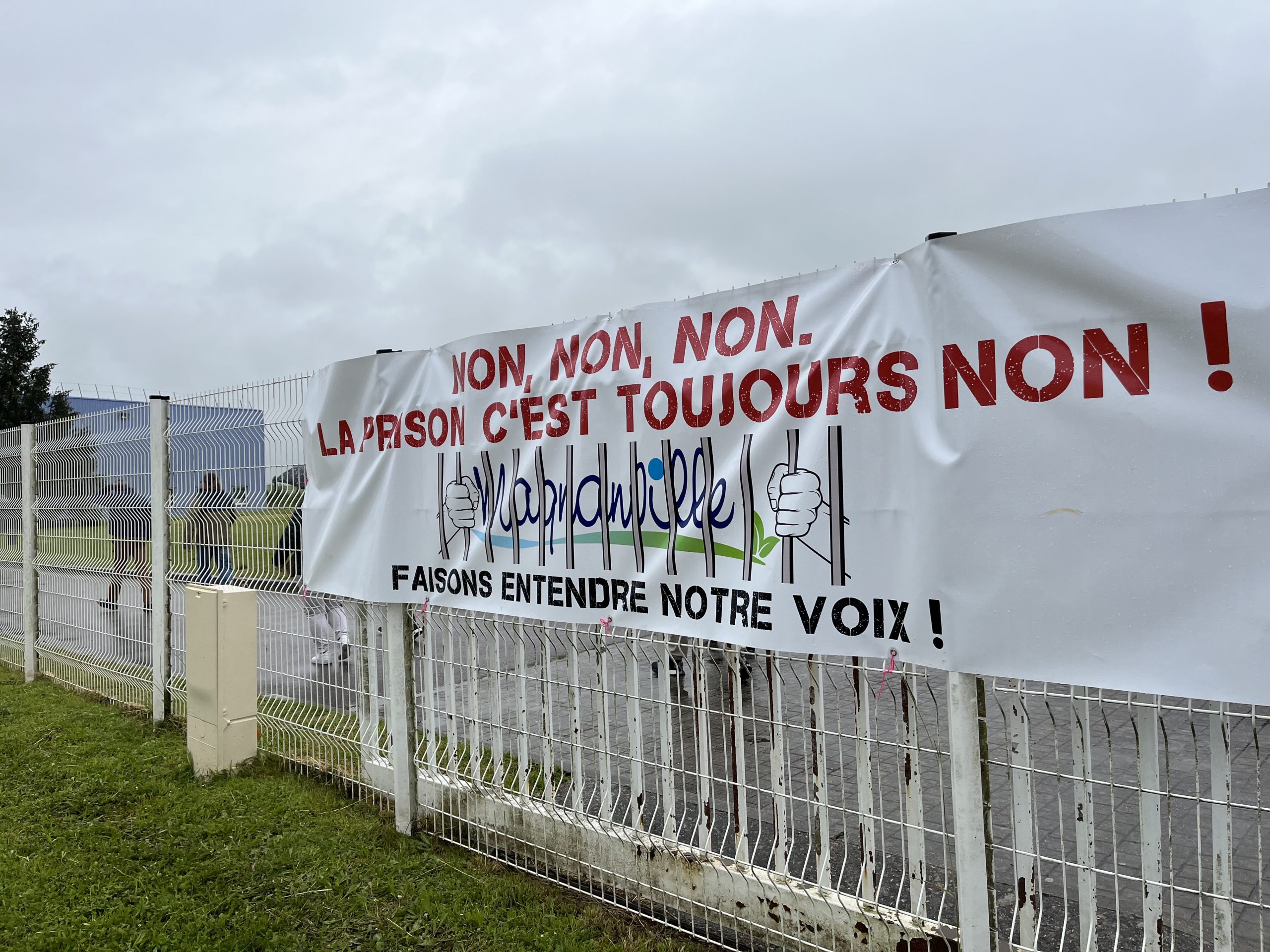 Dès l'entrée du gymnase Marie-Amélie-le-Fur, le ton était lancée.